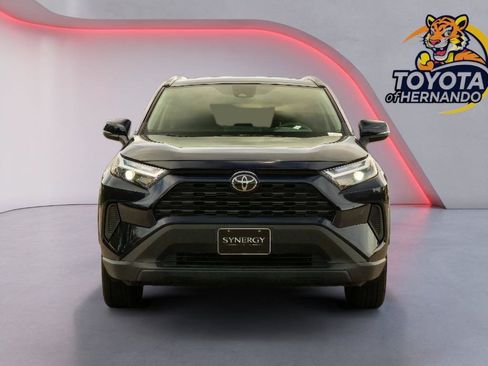 Used 2025 Toyota RAV4 XLE AWD/4WD image 2