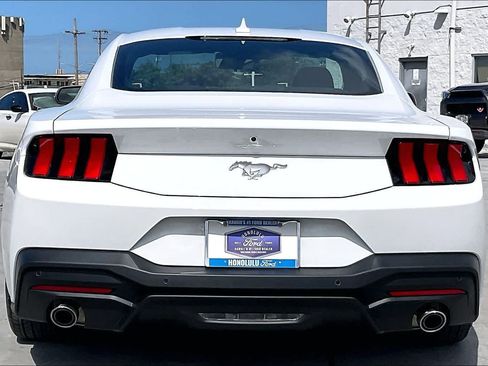 Used 2026 Ford Mustang Coupe RWD image 5