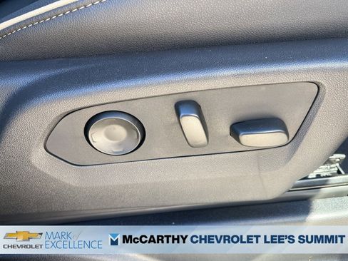 New 2025 Chevrolet Suburban Premier image 13