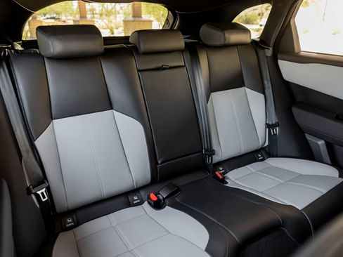 New 2026 Land Rover Range Rover Velar Dynamic SE image 24