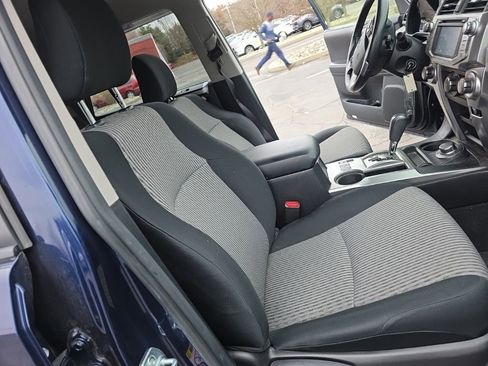 Used 2016 Toyota 4Runner SR5 image 25