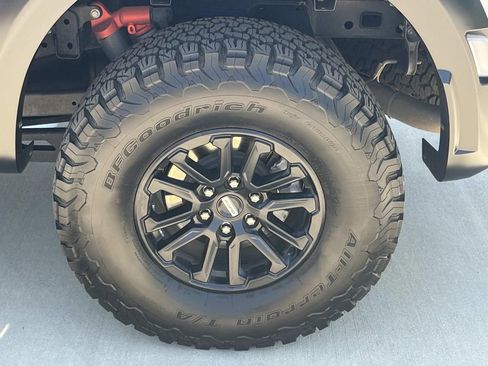 Used 2025 Ford F150 Raptor image 11