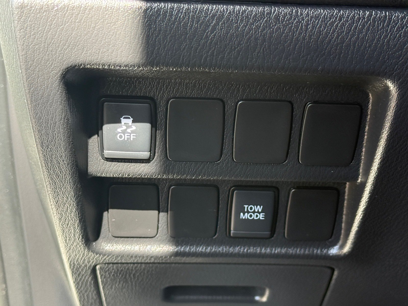Used 2020 Nissan Pathfinder S AWD/4WD image 24