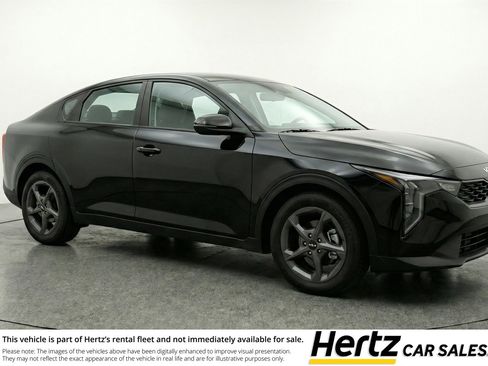 Used 2025 Kia K4 LXS FWD image 1