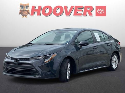Used 2023 Toyota Corolla LE w/ LE Convenience Package FWD image 5