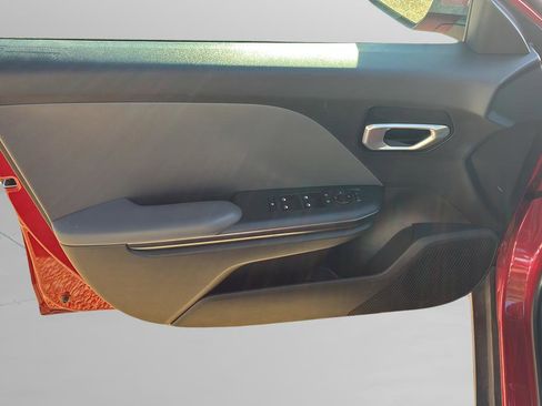 Used 2025 Kia K4 image 32