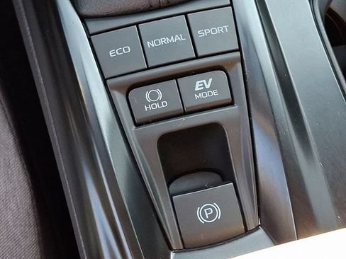 Used 2025 Toyota Camry LE AWD/4WD image 23