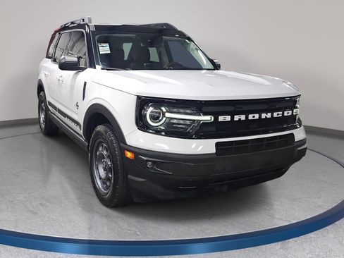 Used 2023 Ford Bronco Sport Outer Banks AWD/4WD image 3