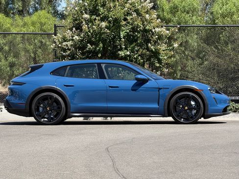 Certified 2023 Porsche Taycan 4 Cross Turismo w/ Premium Package AWD/4WD image 8