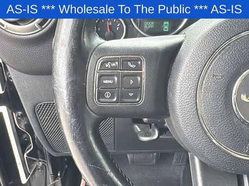 Used 2012 Jeep Wrangler Unlimited Sahara w/ Dual Top Group AWD/4WD image 19