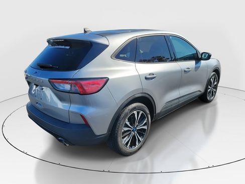 Used 2022 Ford Escape SE w/ SE Sport Appearance Package image 35