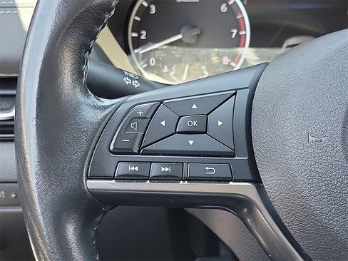 Used 2023 Nissan Sentra SV image 5