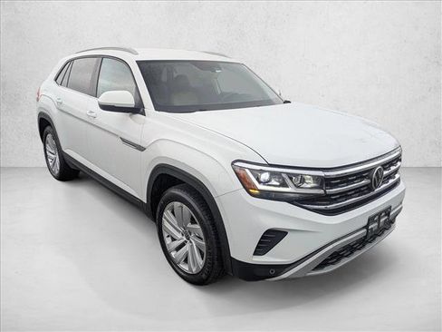 Used 2022 Volkswagen Atlas Cross Sport SE image 3