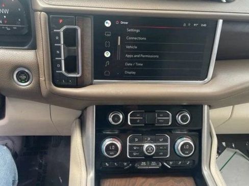 Used 2022 GMC Yukon XL Denali w/ Denali Premium Package AWD/4WD image 22