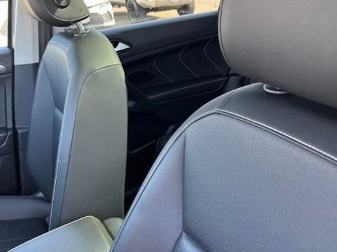 Used 2023 Volkswagen Tiguan SE w/ Panoramic Sunroof Package AWD/4WD image 6