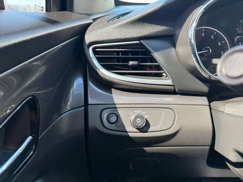 Used 2020 Buick Encore Preferred image 31