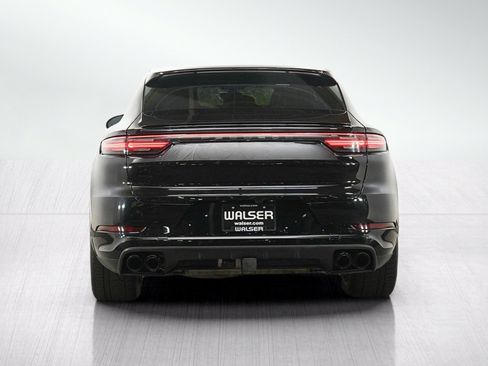 Used 2023 Porsche Cayenne Platinum Edition AWD/4WD image 4
