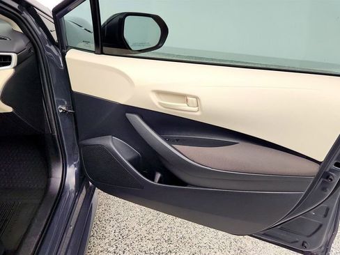 Used 2025 Toyota Corolla LE image 24