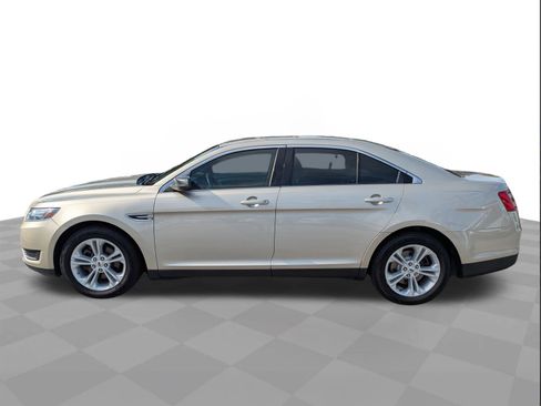 Used 2018 Ford Taurus SE image 7