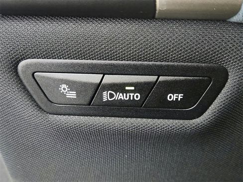 Used 2024 BMW iX xDrive50 w/ Premium Package image 39