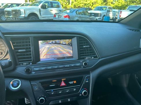 Used 2017 Hyundai Elantra Sport image 11