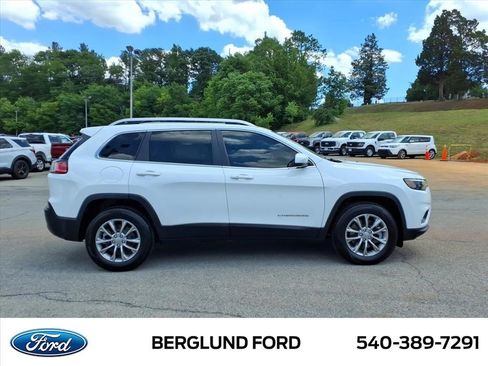 Used 2021 Jeep Cherokee Latitude Lux w/ Comfort/Convenience Group AWD/4WD image 4