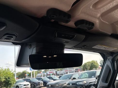 Used 2022 Jeep Wrangler Unlimited Sahara AWD/4WD image 32