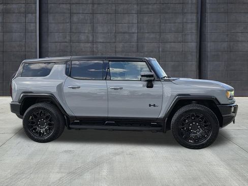 Used 2025 GMC Hummer EV 2X w/ LPO, Dark Essentials Package AWD/4WD image 4