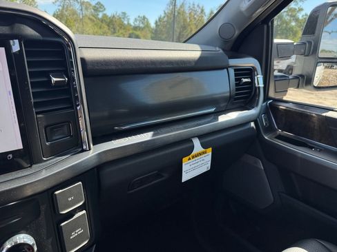 New 2026 Ford F250 Lariat w/ Black Appearance Package image 35