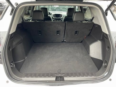 Used 2022 GMC Terrain SLT w/ Infotainment Package II image 17