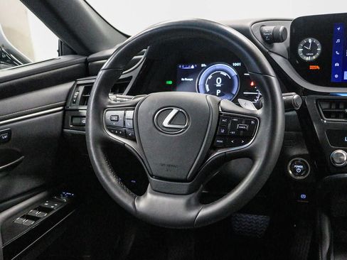 Used 2025 Lexus ES 300h w/ Premium Package FWD image 16