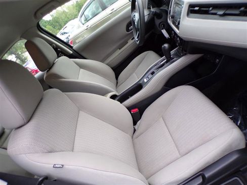 Used 2018 Honda HR-V LX image 18
