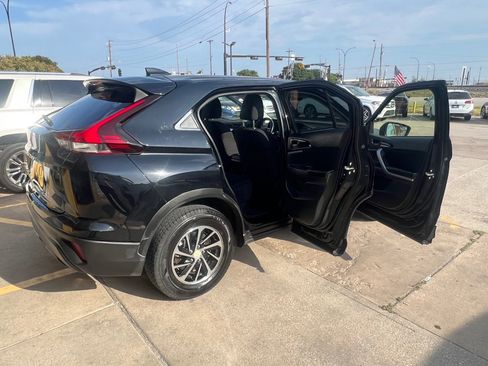 Used 2022 Mitsubishi Eclipse Cross ES FWD image 12