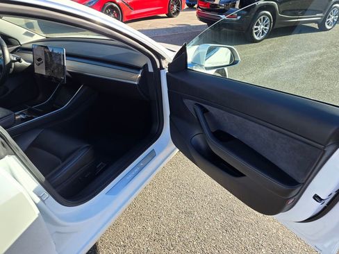 Used 2019 Tesla Model 3 Long Range image 10