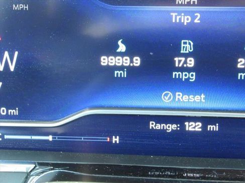 Used 2024 Chevrolet Silverado 1500 LT AWD/4WD image 27