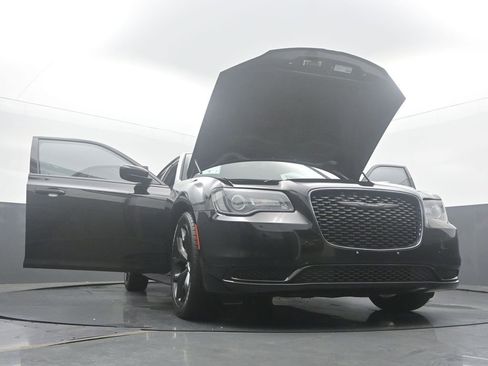 Used 2022 Chrysler 300 Touring w/ Sport Appearance Package RWD image 56