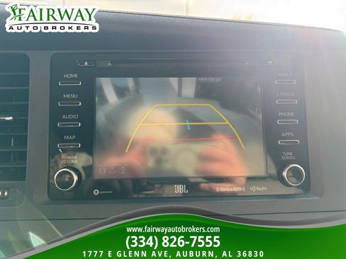 Used 2020 Toyota Sienna Limited Premium w/ Carpet Mat Package AWD/4WD image 23