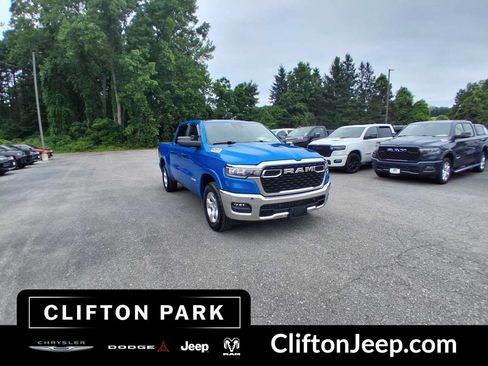 Used 2025 RAM 1500 Big Horn AWD/4WD image 3
