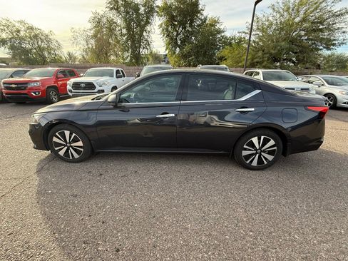 Certified 2019 Nissan Altima 2.5 SV image 8
