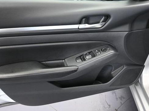 Used 2022 Nissan Altima 2.5 SV FWD image 24