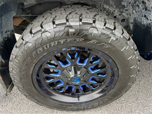 Used 2024 Nissan Titan Platinum Reserve w/ Moonroof Package image 17