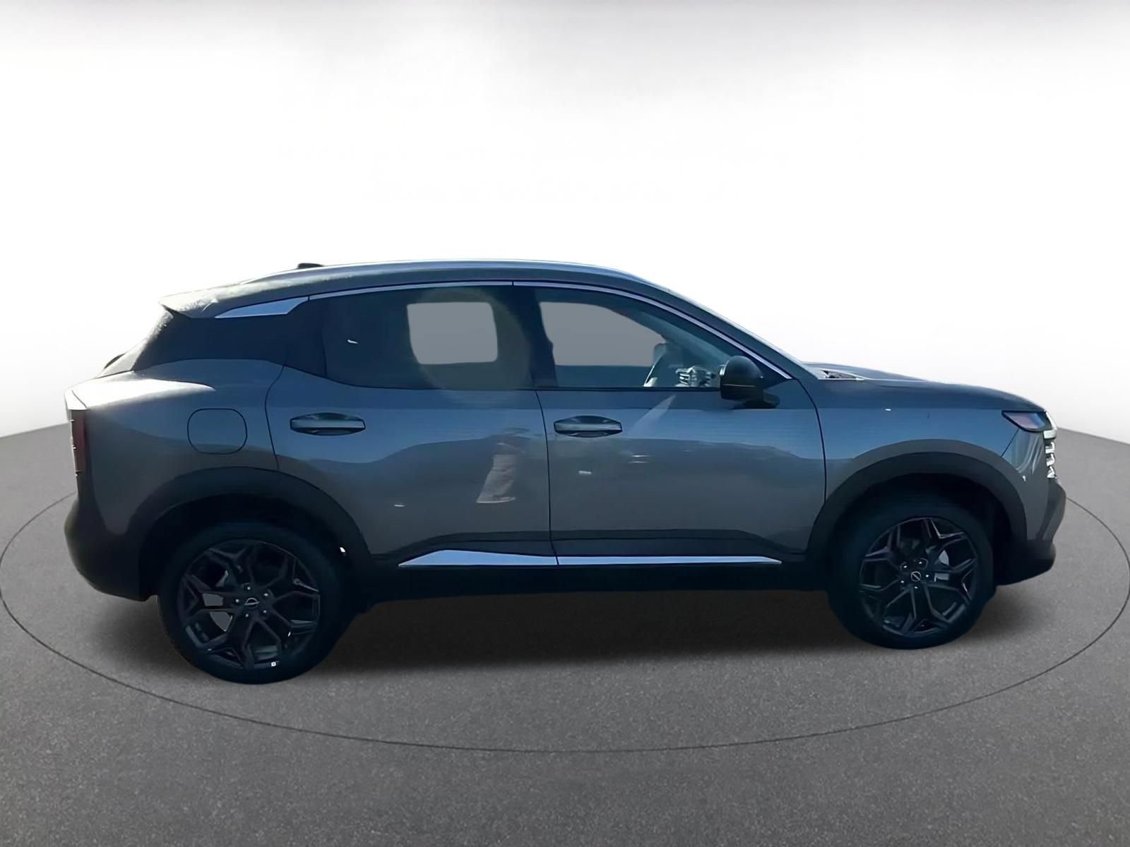 Used 2026 Nissan Kicks SR FWD image 15