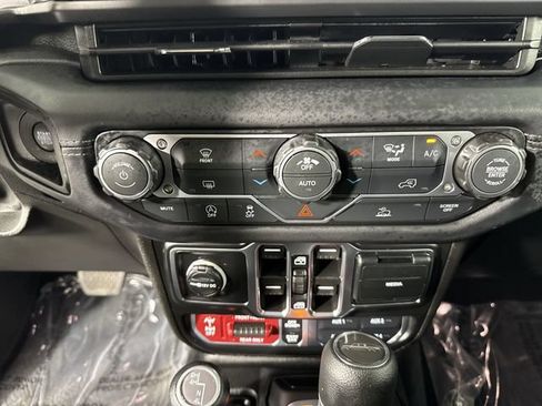 Used 2026 Jeep Gladiator Rubicon AWD/4WD image 10