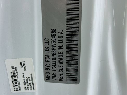 Used 2023 Jeep Wrangler Sahara w/ Cold Weather Group image 12