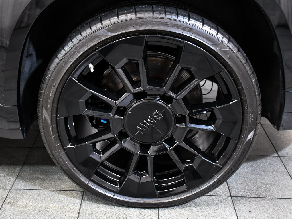 Used 2023 BMW XM AWD/4WD image 8