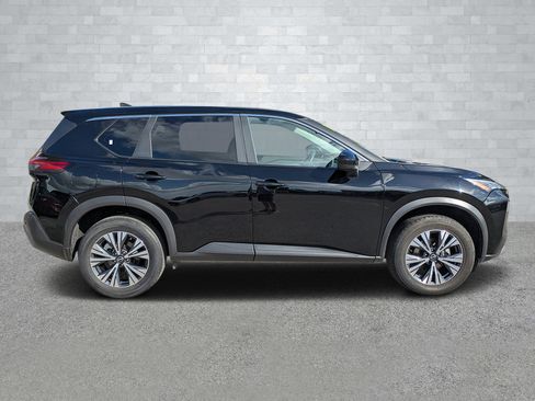 Used 2023 Nissan Rogue SV image 4