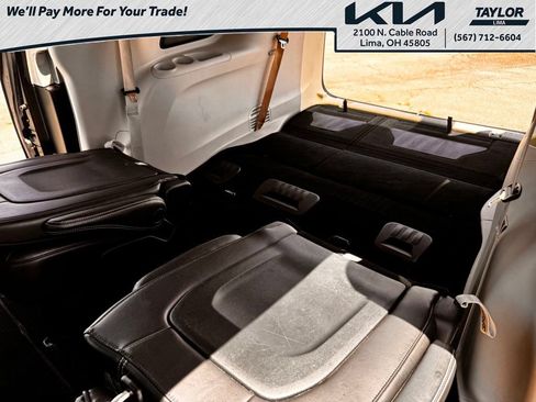 Used 2023 Chrysler Pacifica Touring-L FWD image 21