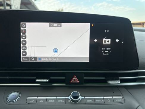 Used 2024 Hyundai Elantra SEL image 32