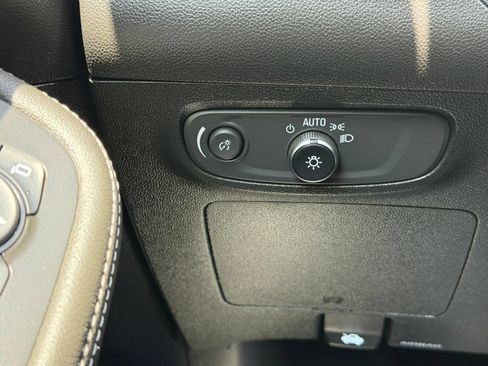 Used 2024 Buick Encore GX Preferred w/ Comfort Package AWD/4WD image 12