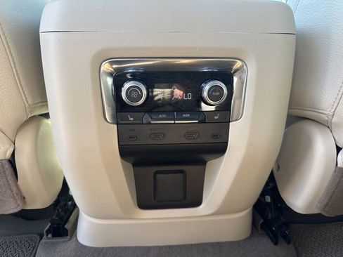 Used 2025 GMC Yukon Denali w/ Denali Reserve Package image 30